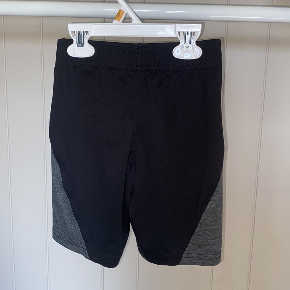 Jumping beans Pokémon active shorts size 5 - Picture 2 of 3